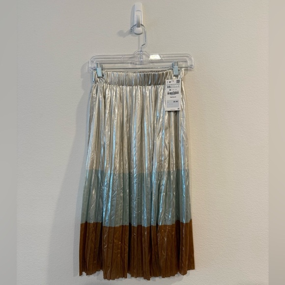 SOLD - NWT Zara Metallic Colorblock A-Line Skirt - Picture 3 of 5